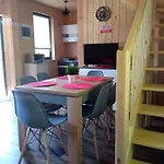 Hébergement de vacances Rodzinne Pod Jaworem - Z Placem Zabaw, Ogniskiem Brenna