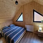 Rodzinne Pod Jaworem - Z Placem Zabaw, Ogniskiem Hébergement de vacances *