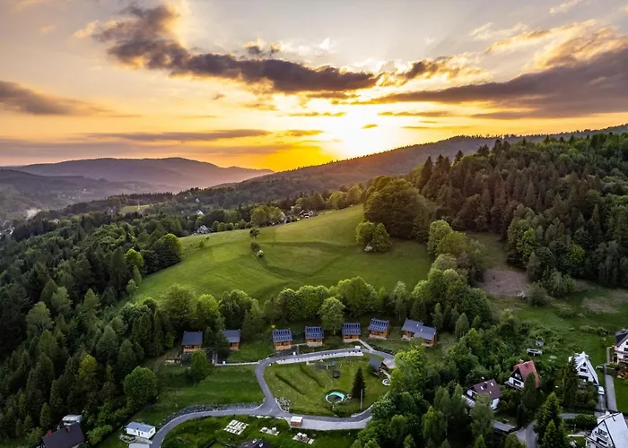 Pod Jaworem Holiday home *